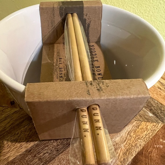 Rae Dunn “YUMMY” noodle bowl and chopsticks set. - Picture 6 of 8
